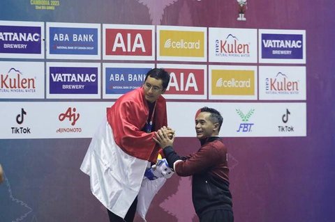 Sementara, medali perunggu pertama diberikan oleh tim renang artistik Indonesia dalam perlombaan yang digelar di Aquatic Center, Assumption University, Bangkok. (Dok. Akuatik Indonesia)