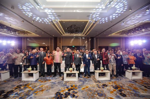 Pembukaan Ekraf Tech Summit 2025 dihadiri oleh Menteri Koordinator Bidang Infrastruktur dan Pembangunan Kewilayahan Agus Harimurti Yudhoyono (AHY) dan Menteri Ekraf Teuku Riefky.