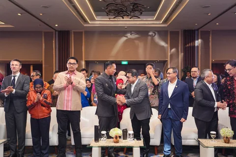 Pembukaan Ekraf Tech Summit 2025 dihadiri oleh Menteri Koordinator Bidang Infrastruktur dan Pembangunan Kewilayahan Agus Harimurti Yudhoyono (AHY) dan Menteri Ekraf Teuku Riefky.