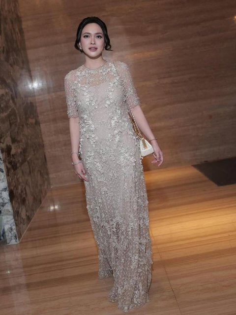 7 Inspirasi Dress Natal ala Shandy Aulia, Tampil Elegan dan Menawan di Setiap Momen Perayaan (Foto: Instagram/shandyaulia)