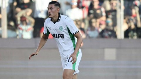 Aksi Jay Idzes bersama Sassuolo di Serie A 2025/2026. (Dok. Instagram Jay Idzes)