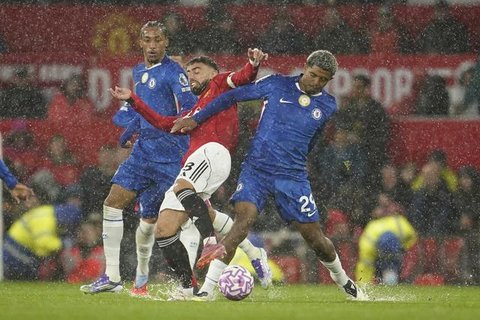 Gol Bruno Fernandes dari titik putih berhasil menyamakan kedudukan pada menit ke-88. Dua menit kemudian, Amad Diallo mencetak gol kemenangan yang sensasional di akhir pertandingan untuk Manch