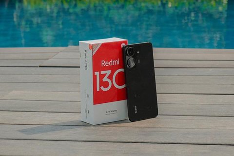 Penampilan Realme C75 yang resmi rilis untuk pasar Indonesia. (Liputan6.com/Agustinus M. Damar)
