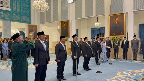 Presiden Prabowo Lantik 6 Duta Besar di Istana