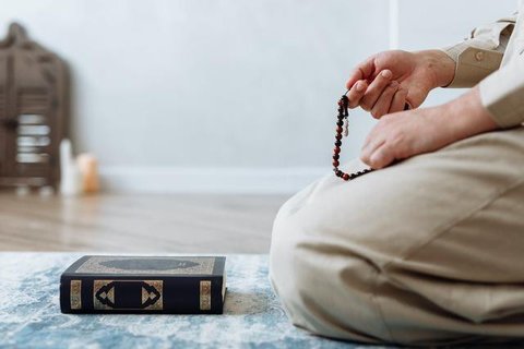 Ilustrasi doa, Islami, muslim. (Photo by Masjid MABA on Unsplash)