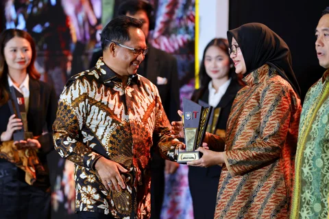 Kementerian Dalam Negeri menganugerahkan Pemerintah Kabupaten Banyuwangi penghargaan atas tata kelola penyelenggaraan pemerintahan daerah terbaik.