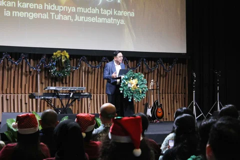 Doa bersama dan perayaan Natal Emtek Group 2025 yang berlangsung di Studio News lantai 8 SCTV Tower Senayan City Jakarta pada Jumat malam.