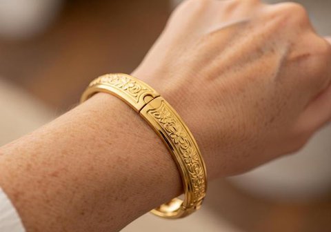 Model Gelang Emas 3 Gram Terbaru untuk Tangan Kurus Anti Longgar. Foto: Gemini
