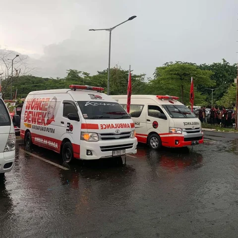 Kaisar Kiasa Kasih Said Putra Turunkan Ambulans SobatKaisar di Seminar Mitigasi Bencana DPP PDI Perjuangan
