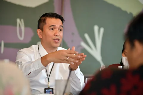 Corporate Secretary BTN, Ramon Armando