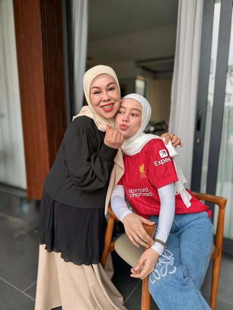 Potret Artis Unggah Momen Peringati Hari Ibu 2025 / Instagram @lestikejora