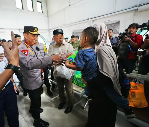 kapolri tinjau pasar senen
