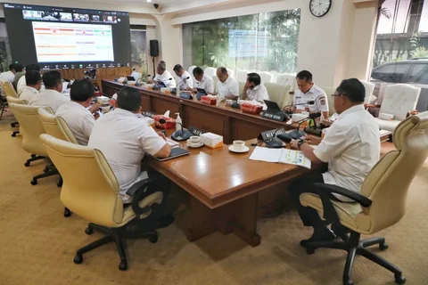 Mendagri Tito Karnavian saat Rapat Evaluasi Realisasi APBD Tahun 2025 bersama seluruh kepala daerah