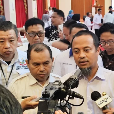 Gubernur Sulsel Bicara UMP