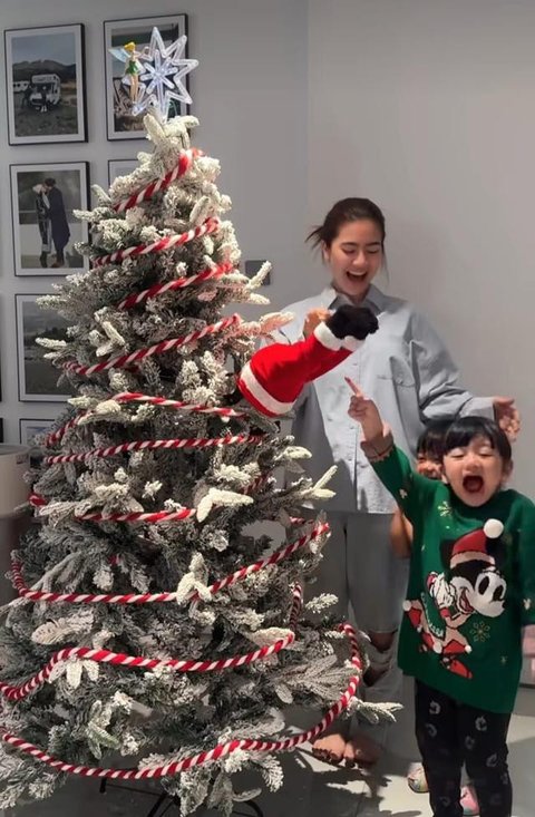 Pohon Natal Artis Indonesia. Instagram