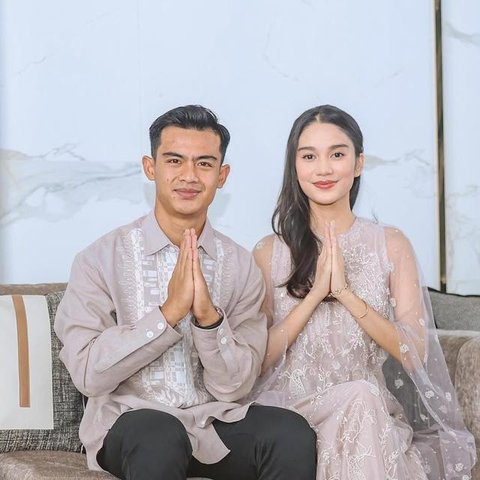 Potret Tasya Farasya dan Ahmad Assegaf hadiri acara sekolah anak usai ambil rapor. [Foto: IG/@tasyafarasya]