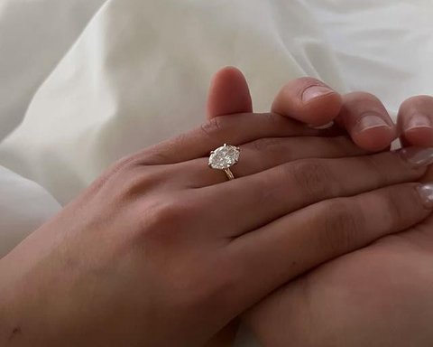 Foto Detail Cincin Syifa Hadju saat Dilamar El Rumi, Elegan dengan Berlian Mewah 3.01 Karat (sumber: Instagram/syifahadju)