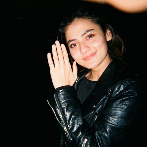 Foto Detail Cincin Syifa Hadju saat Dilamar El Rumi, Elegan dengan Berlian Mewah 3.01 Karat (sumber: Instagram/syifahadju)
