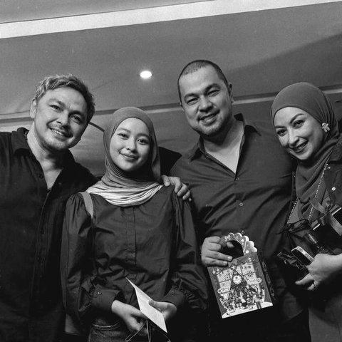 Potret Keluarga Artis Beda Agama Rayakan Natal (instagram/jenniferbachdim)