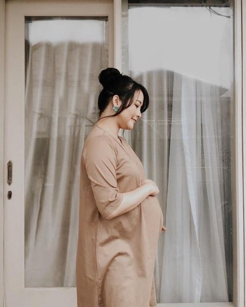 Alyssa Daguise dan Al Ghazali umumkan kehamilan anak pertama melalui unggahan video di media sosial. [Foto: instagram/ Alyssa]