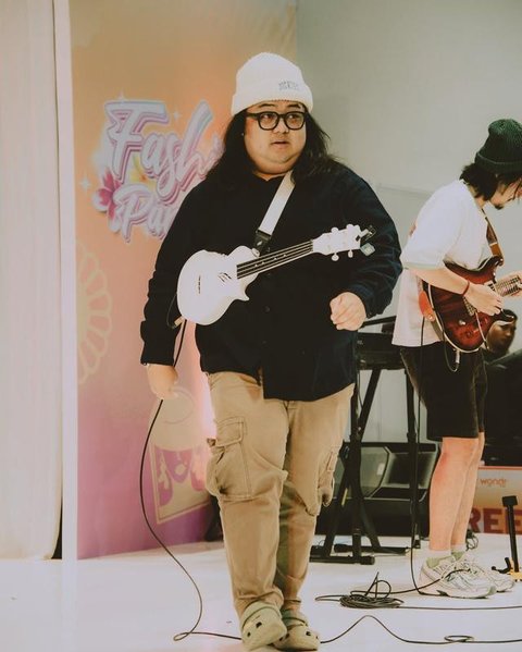 Musisi sekaligus penyiar radio Gusti Irwan Wibowo alias Gustiwiw meninggal dunia, Minggu (15/6/2025). (Instagram @gustiwiw)