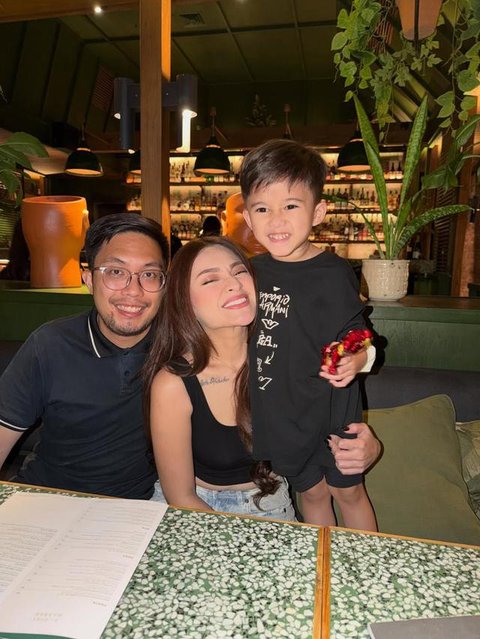 Potret Nathalie Holscher pamer pacar baru, bernama Richard Refanov. [Foto: IG/@nathalieholscher]