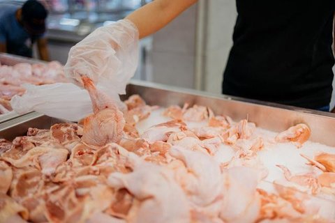 ilustrasi daging ayam/Photo by Karyna Panchenko on Unsplash