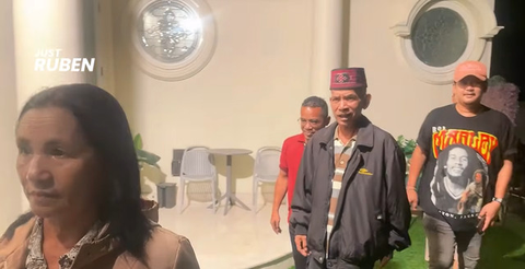 Potret Betrand Peto Bertemu Keluarga dari NTT / Instagram @betrandpetoputraonsu