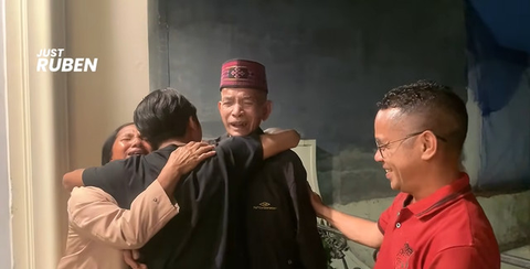 Potret Betrand Peto Bertemu Keluarga dari NTT / Instagram @betrandpetoputraonsu