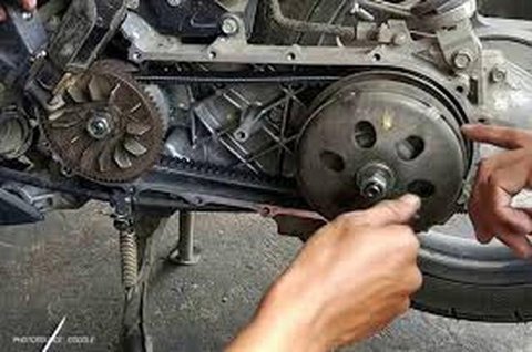 Suara ngelitik atau "knocking" pada mesin motor matic kerap terdengar dan bisa mengindikasikan sejumlah kondisi mesin yang perlu diperhatikan. (wahanahonda.com)