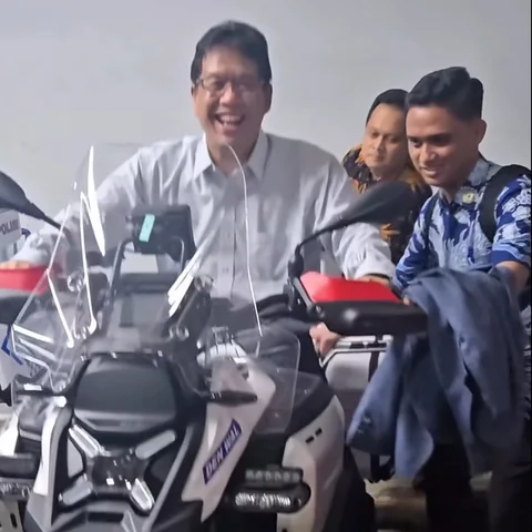 Menkeu Purbaya Iseng Jajal Moge Patwal