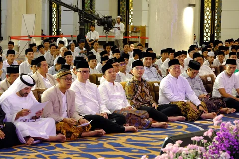 Jokowi Hadiri Puncak Perayaan Hari Nasional UEA di Masjid Sheikh Zayed Solo