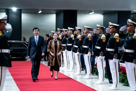 Ketua DPR RI Puan Maharani menerima kunjungan Ketua Komite Nasional Majelis Permusyawaratan Politik Rakyat Tiongkok (CPPCC), H.E. Wang Huning di Gedung DPR RI