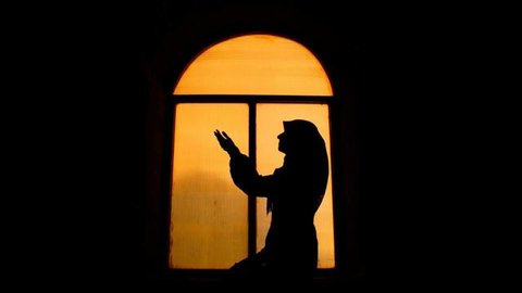 Ilustrasi muslim berdoa, berzikir, Islami. (Photo Copyright by Freepik)