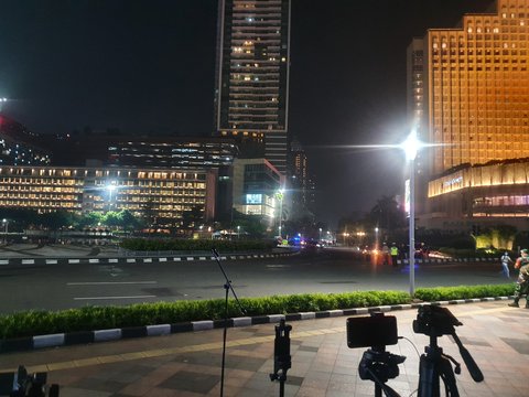 Polda Metro Jaya memberlakukan car free night di sepanjang jalan Sudirman sampai Thamrin di malam takbiran jelang hari Raya Idul Fitri 1442 Hijriah.