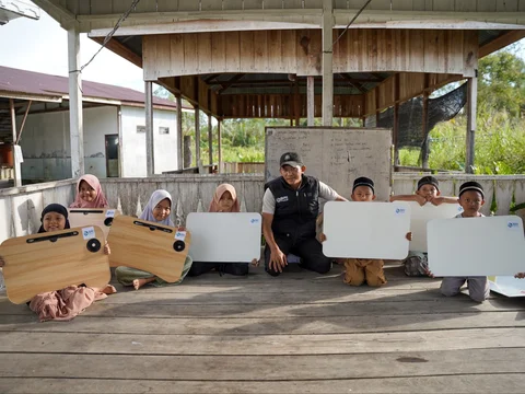 BRI Gelar Program Trauma Healing untuk Anak-Anak Terdampak Bencana di Sumatra