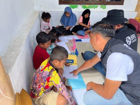 BRI Gelar Program Trauma Healing untuk Anak-Anak Terdampak Bencana di Sumatra