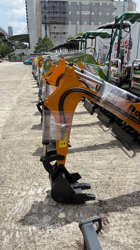 PMI Kirim Puluhan Ribu Cangkul dan Sekop Serta Puluhan Ekskavator