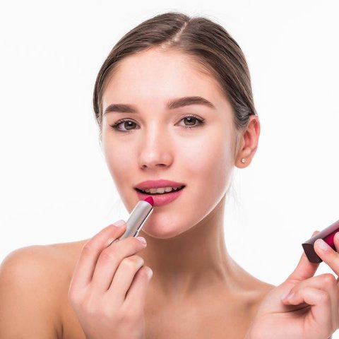 Ilustrasi perempuan cantik dan keren/copyright freepik.com/tirachardz