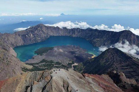 Ilustrasi Gunung Merbabu (dok Instagram@penjelajah.gunung/ https://www.instagram.com/p/BwRBVJDluwA/?igsh=MW00OTEzZnkyZTY2Zw==/Maheza Nurmiagita)