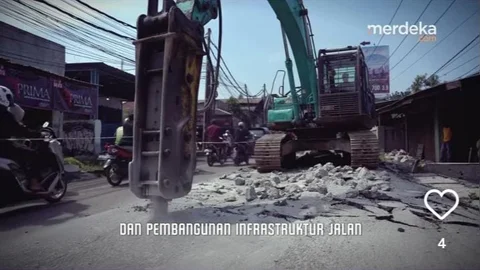 Pengerjaan perbaikan dan rekosntruksi jalan di Parung Panjang Kabupaten Bogor