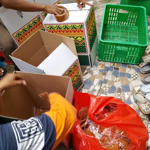 PMI Kirim 1 Ton Abon untuk Pengungsi Banjir di Aceh, Sumut dan Sumbar