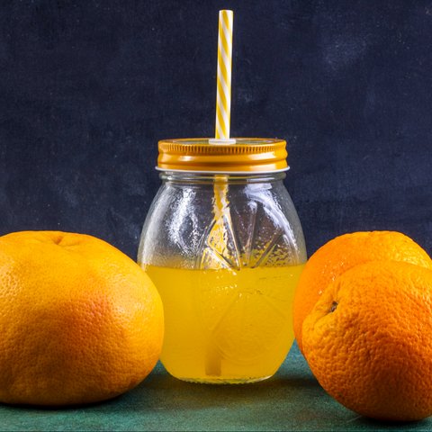 Ilustrasi sirup jeruk.