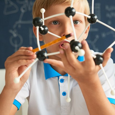 8 Cara Bikin Anak Pintar Sejak Usia Dini, Terapkan Kebiasaan ini