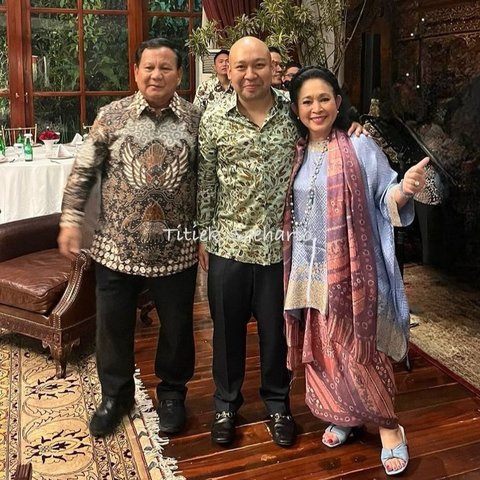 Titiek menikah dengan Prabowo Subianto, pada tahun 1983. Dari pernikahan tersebut, mereka dikaruniai satu anak yang bernama Ragowo Hediprasetyo alias Didit. Sayangnya, pernikahan mereka berakhir dengan perceraian pada tahun 1998.