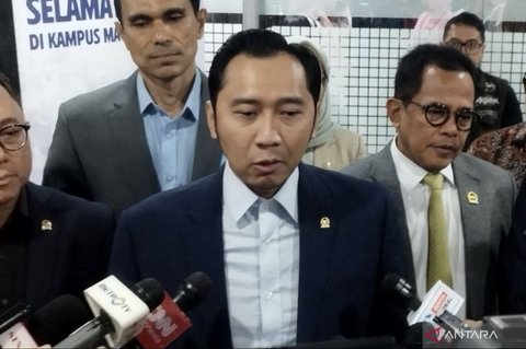 Wakil Ketua MPR RI, Edhie Baskoro Yudhoyono, mengapresiasi langkah cepat Presiden Prabowo Subianto dalam mengatasi kelangkaan LPG 3 kg dengan memperbolehkan pengecer kembali berjualan, sekaligus mendukung penyempurnaan distribusi.