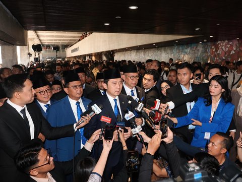 Edhie Baskoro Yudhoyono (Ibas) usai dilantik kembali sebagai anggota DPR RI 2024-2029, Selasa (1/10/2024) (Istimewa)