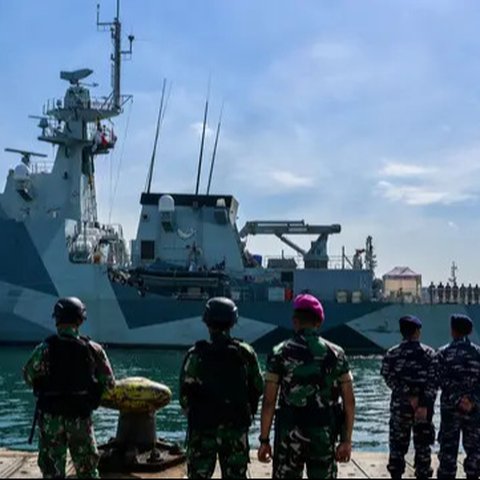 Kedatangan HMS Spey ini merupakan bentuk penguatan hubungan antara Angkatan Laut Inggris dan TNI AL. (BAY ISMOYO/AFP)