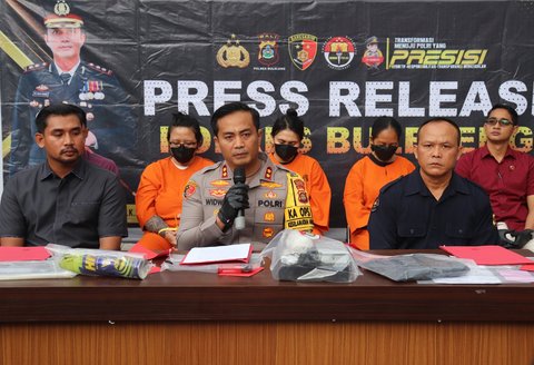 tiga wanita bunuh pria bertato