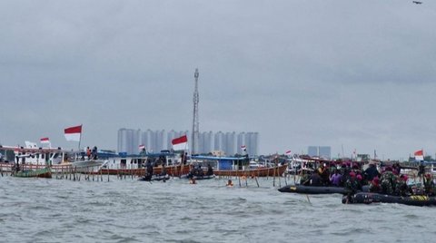 Bareskrim Polri telah memanggil pejabat Bappeda Kabupaten Tangerang untuk dimintai klarifikasi terkait kasus dugaan pemalsuan sertifikat HGB dan HM pagar laut, setelah kasus dinaikkan ke tahap penyidikan.